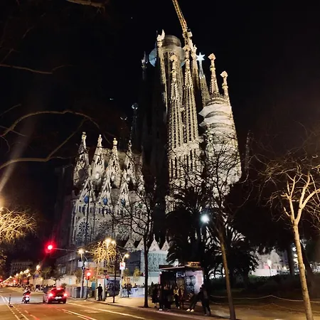 Basic Interior Sagrada Familia Excellent For Exploring Very Good Location Apartament *