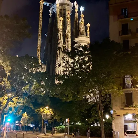 Apartament Basic Interior Sagrada Familia Excellent For Exploring Very Good Location Barcelona
