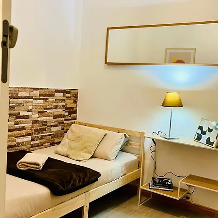 Apartament Basic Interior Sagrada Familia Excellent For Exploring Very Good Location