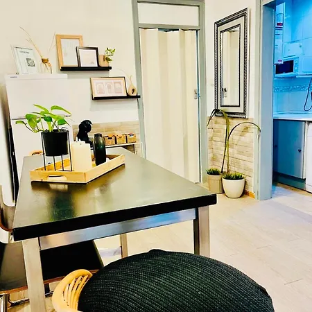 Basic Interior Sagrada Familia Excellent For Exploring Very Good Location *