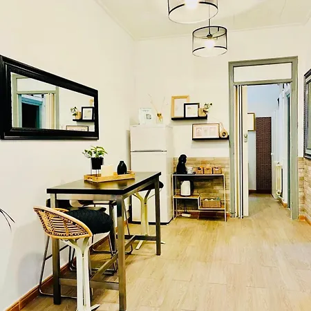 Basic Interior Sagrada Familia Excellent For Exploring Very Good Location *