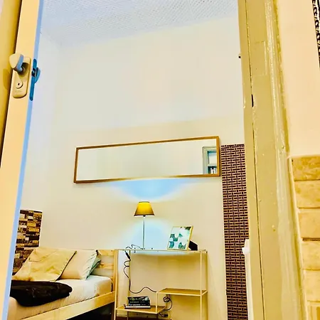 Apartament Basic Interior Sagrada Familia Excellent For Exploring Very Good Location