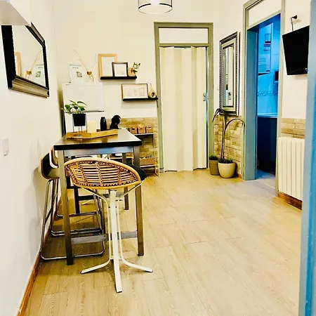 Basic Interior Sagrada Familia Excellent For Exploring Very Good Location Apartament Barcelona