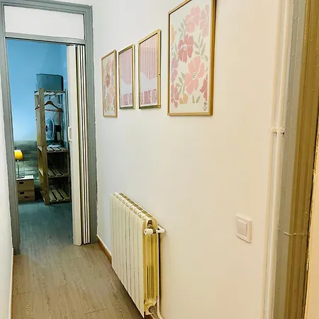 Apartament Basic Interior Sagrada Familia Excellent For Exploring Very Good Location