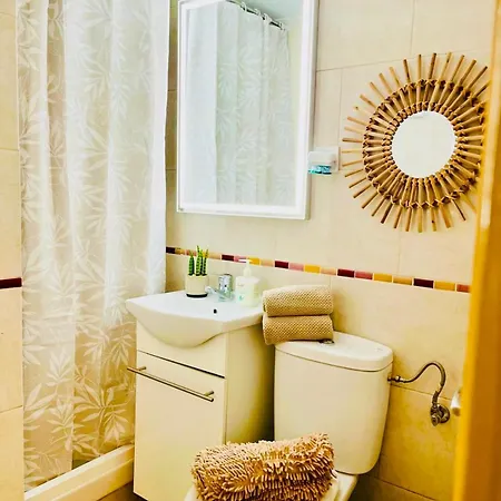 Basic Interior Sagrada Familia Excellent For Exploring Very Good Location Barcelone