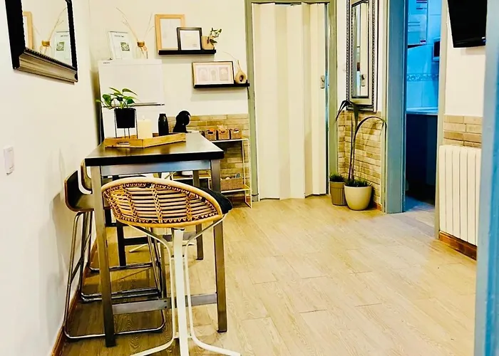 Basic Interior Sagrada Familia Excellent For Exploring Very Good Location Апартаменты Барселона